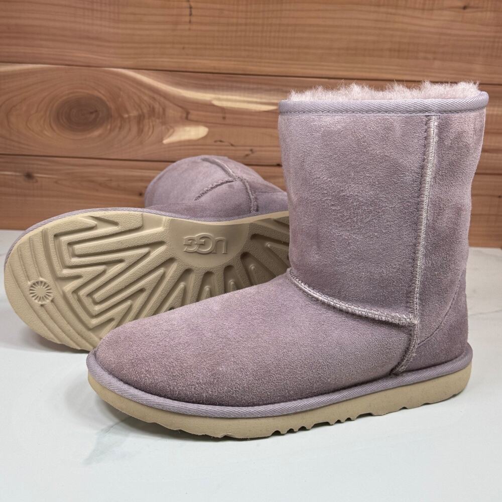 UGG Classic Short II Lavender Sheepskin Suede Boots Women's size 5